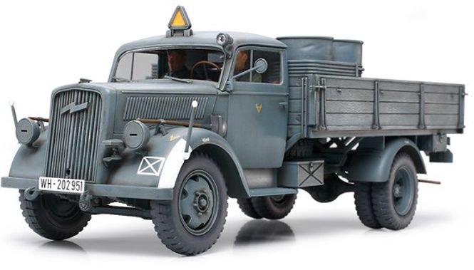 Huvudbild GERMAN 3 TON 4X2 CARGO TRUCK MED 2 FIGURER. SKALA ...
