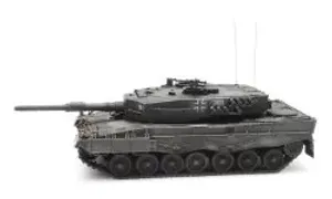 FÄRDIGBYGGDA MILITÄRA SAMLARMODELLER