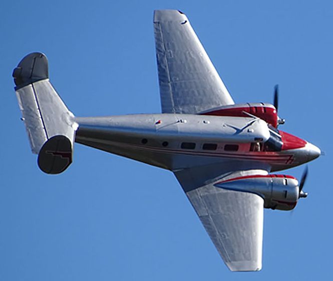 Huvudbild Beechcraft Model 18 1:48