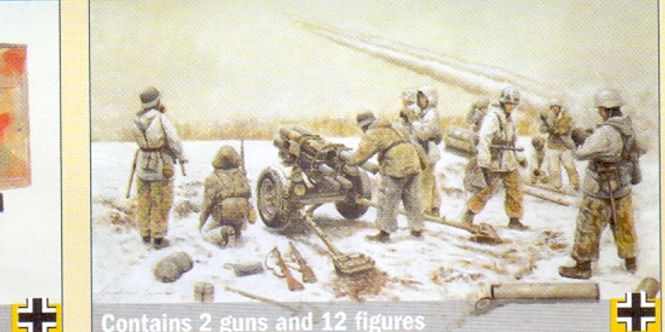 Huvudbild 2 x 15 CM. NEBELWERFER 41 MED 12 FIGURER. SKALA ...